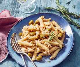 Cremige Feta-Pasta mit Nüssen