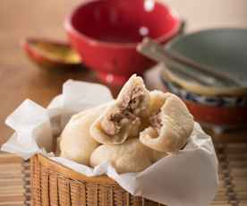 Panes al vapor rellenos de cerdo (Baozi)   