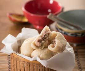 Panes al vapor rellenos de cerdo (Baozi)   