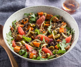 Salada de batata-doce, lentilhas e freekeh (Dani Valent)