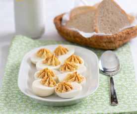 Faszerowane jajka z mieloną papryką