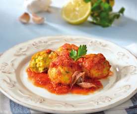 Polpette di merluzzo con salsa di pomodoro all'acciuga