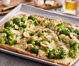 Brokkoli-Champignon-Pizza