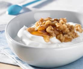 Greek-style yoghurt with honey walnuts