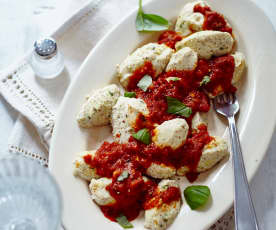 Ricotta-Gnocchi mit Tomatensauce