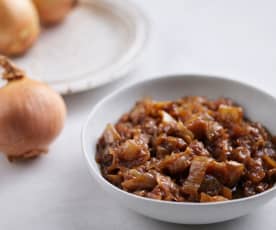 Karamelizovaná cibule (400 - 500 gramů) 