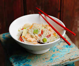Fideos chinos con langostinos - China