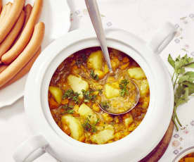 Möhren-Kartoffel-Untereinander mit Brühwurst