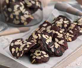 Tejas de cacao con almendras
