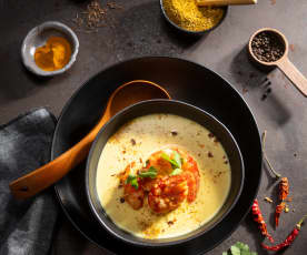 Soupe d'ananas aux crevettes épicées et au curry