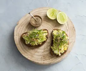 Avo and egg spread