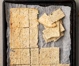 Rozmarynowo-parmezanowe krakersy z pulpy migdałowej