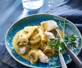 Chicken with creamy vegetable sauce