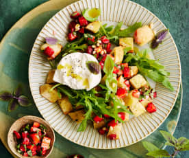 Burrata-Brot-Salat mit Erdbeer-Salsa