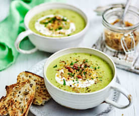 Creamy broccoli soup with crispy quinoa (Diabetes)
