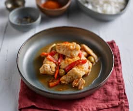 Pollo con pimientos rojos, cebolla y arroz basmati