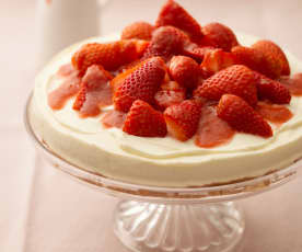 Strawberry and Amaretti Cheesecake