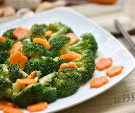Oseng brokoli dengan wortel (stir fried broccoli with carrot)