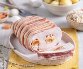Turkey roulade with peaches and apricots