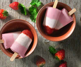 Erdbeer-Eispops