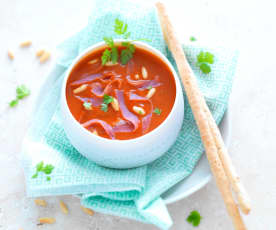 Soupe de tomate aux copeaux de jambon de Bayonne