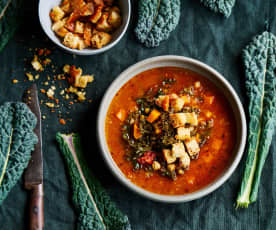 Sopa de lentilhas, grão-de-bico e kale