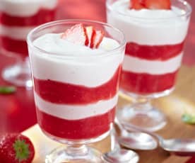 Rhabarber-Erdbeer-Kompott mit Joghurt