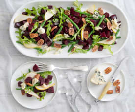 Beetroot, pear and blue cheese salad