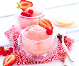 Mousse légère fraise-groseille