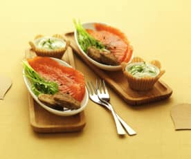 Entrée : saumon en gravelax et blinis au sarrasin