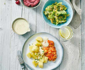 Schnitzel mit Gemüsekruste, Caesar Salat und Kirscheis