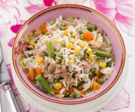 Salada de arroz com atum