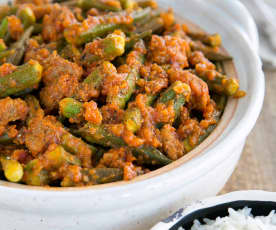 Okra and meat stew (bamia)