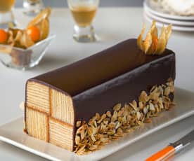 Baumkuchen con cobertura de chocolate