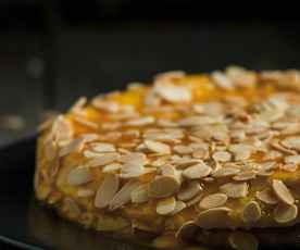 Doce de amêndoa e ovos moles