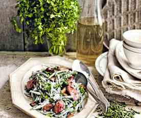 Salade de haricots verts, foies de volaille et amandes grillées