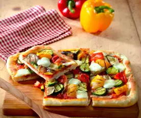Pizza mit Gemüse  