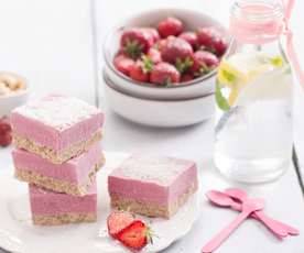 Mrożona kostka z musem truskawkowym