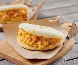 Arepas de huevos pericos (revueltos) para dos