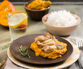 Azjatyckie curry z dynią i żeberkami