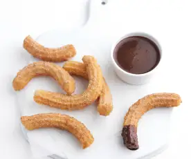 Churros com chocolate quente