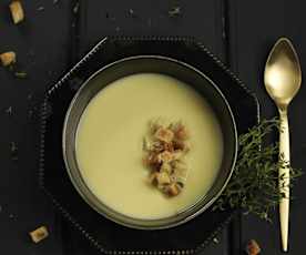 Sopa de alho-francês com croutons