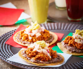 Panuchos de cochinita pibil (tacos mexicain)