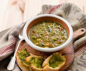 Sopa de legumes com pesto