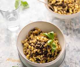 Pasta con lentejas y salchichas