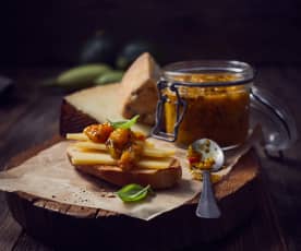 Zucchini-Curry-Chutney mit Aprikosen