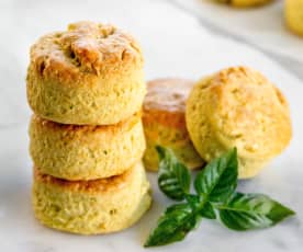 Scones de queso y hierbas