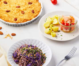 Menù: Spaghetti cavolo viola e nocciole; salmone e gamberi in vasocottura con patate; sbrisolona