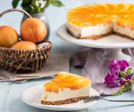 Sernik na zimno z galaretką i morelami