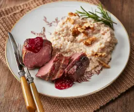 Rehmedaillons mit Walnussrisotto